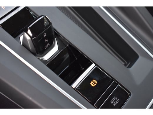 Volkswagen Golf Life Edition eHybrid | 'App-Connect' draadloze smartphone integratie | Achterbank in ongelijke de... ActivLease financial lease