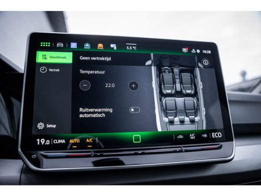Volkswagen Golf Life Edition eHybrid | 'App-Connect' draadloze smartphone integratie | Achterbank in ongelijke de... ActivLease financial lease