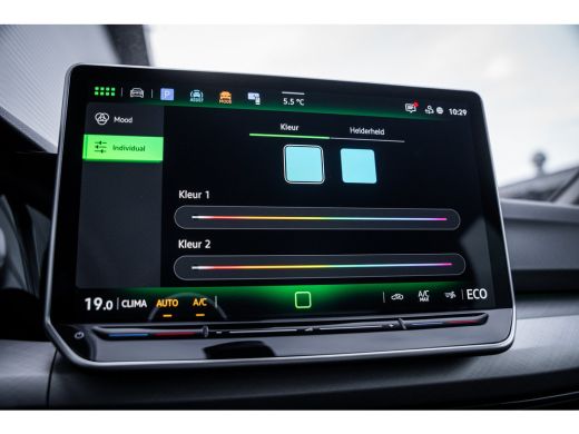Volkswagen Golf Life Edition eHybrid | 'App-Connect' draadloze smartphone integratie | Achterbank in ongelijke de... ActivLease financial lease