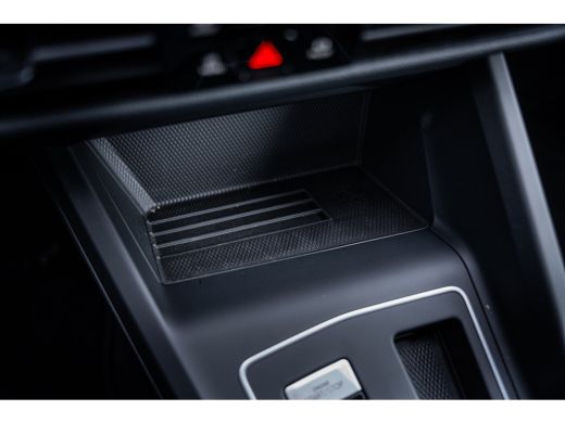 Volkswagen Golf Life Edition eHybrid | 'App-Connect' draadloze smartphone integratie | Achterbank in ongelijke de... ActivLease financial lease