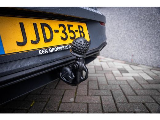 Volkswagen Golf Life Edition eHybrid | 'App-Connect' draadloze smartphone integratie | Achterbank in ongelijke de... ActivLease financial lease