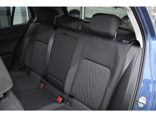 Volkswagen Golf Life Edition eHybrid | 'App-Connect' draadloze smartphone integratie | Achterbank in ongelijke de... ActivLease financial lease