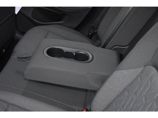 Volkswagen Golf Life Edition eHybrid | 'App-Connect' draadloze smartphone integratie | Achterbank in ongelijke de... ActivLease financial lease