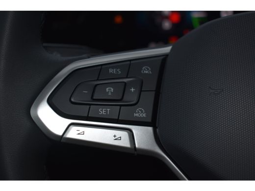 Volkswagen Golf Life Edition eHybrid | 'App-Connect' draadloze smartphone integratie | Achterbank in ongelijke de... ActivLease financial lease