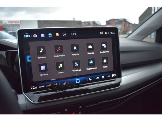 Volkswagen Golf Life Edition eHybrid | 'App-Connect' draadloze smartphone integratie | Achterbank in ongelijke de... ActivLease financial lease