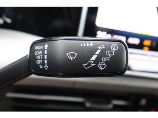 Volkswagen Golf Life Edition eHybrid | 'App-Connect' draadloze smartphone integratie | Achterbank in ongelijke de... ActivLease financial lease