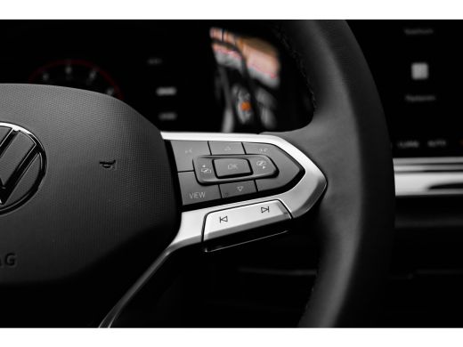 Volkswagen Golf Life Edition eHybrid | 'App-Connect' draadloze smartphone integratie | Achterbank in ongelijke de... ActivLease financial lease