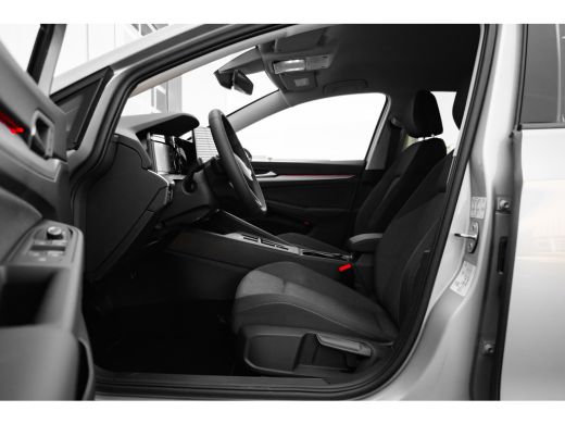 Volkswagen Golf Life Edition eHybrid | 'App-Connect' draadloze smartphone integratie | Achterbank in ongelijke de... ActivLease financial lease