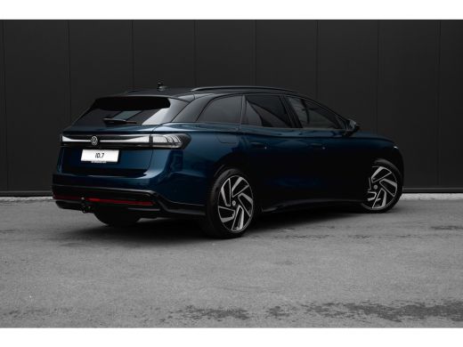 Volkswagen ID.7 Pro Limited Edition | Achterbank in ongelijke delen neerklapbaar incl. middenarmsteun en doorlaad... ActivLease financial lease