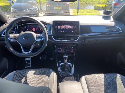 Volkswagen T-Roc 1.5 TSI R-Line Edition | IQ. Drive | A.Camera | Virtual Cockpit | Clima | 150Pk | Automaat | ActivLease financial lease