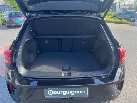 Volkswagen T-Roc 1.5 TSI R-Line | Digi dash | IQ. drive | A-Camera | Clima | 150Pk | App Connect | Automaat | ActivLease financial lease
