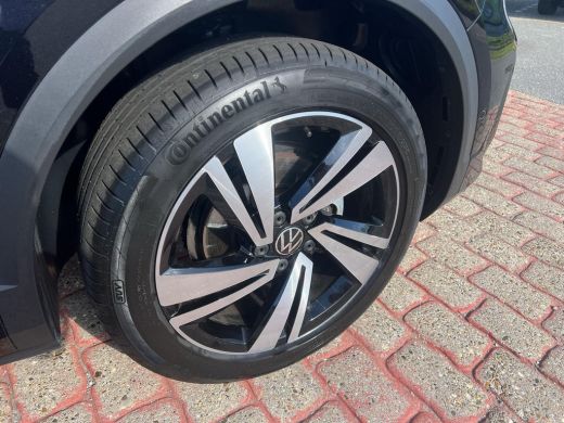 Volkswagen T-Roc 1.5 TSI R-Line | Digi dash | IQ. drive | A-Camera | Clima | 150Pk | App Connect | Automaat | ActivLease financial lease