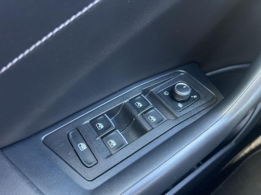 Volkswagen T-Roc 1.5 TSI R-Line | Digi dash | IQ. drive | A-Camera | Clima | 150Pk | App Connect | Automaat | ActivLease financial lease