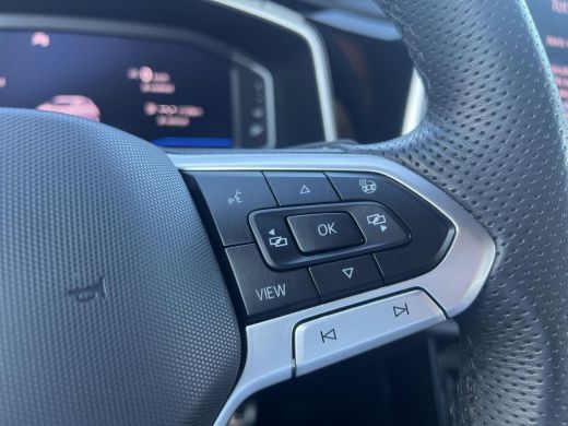 Volkswagen T-Roc 1.5 TSI R-Line | Digi dash | IQ. drive | A-Camera | Clima | 150Pk | App Connect | Automaat | ActivLease financial lease