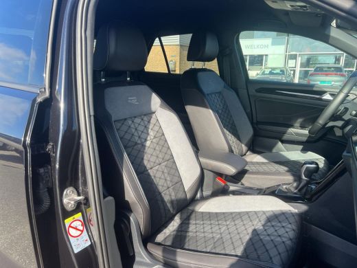 Volkswagen T-Roc 1.5 TSI R-Line | Digi dash | IQ. drive | A-Camera | Clima | 150Pk | App Connect | Automaat | ActivLease financial lease