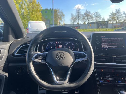 Volkswagen T-Roc 1.5 TSI R-Line | Digi dash | IQ. drive | A-Camera | Clima | 150Pk | App Connect | Automaat | ActivLease financial lease