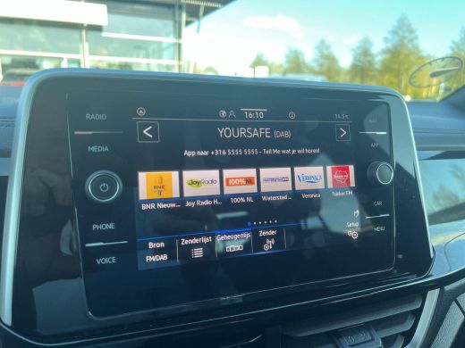 Volkswagen T-Roc 1.5 TSI R-Line | Digi dash | IQ. drive | A-Camera | Clima | 150Pk | App Connect | Automaat | ActivLease financial lease