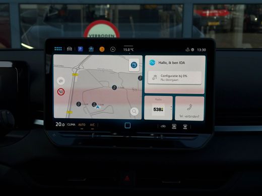 Volkswagen T-Roc Life First Edition | 'App-Connect' draadloze smartphone integratie | Automatische afstandsregelin... ActivLease financial lease