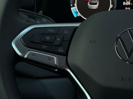 Volkswagen T-Roc Life First Edition | 'App-Connect' draadloze smartphone integratie | Automatische afstandsregelin... ActivLease financial lease