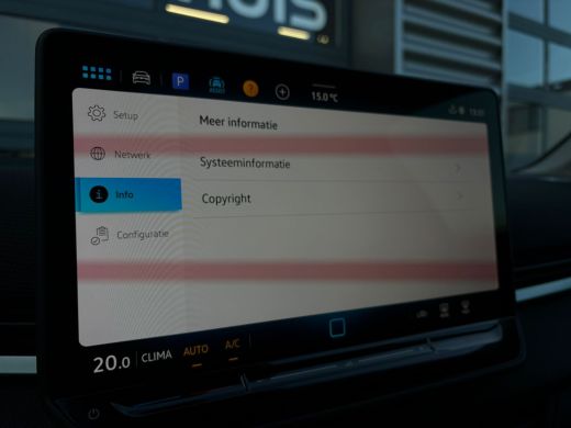 Volkswagen T-Roc Life First Edition | 'App-Connect' draadloze smartphone integratie | Automatische afstandsregelin... ActivLease financial lease