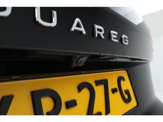 Volkswagen Touareg 3.0 TSi eHybrid 4MOTION FULL BLACK! Navi, leer, ActivLease financial lease