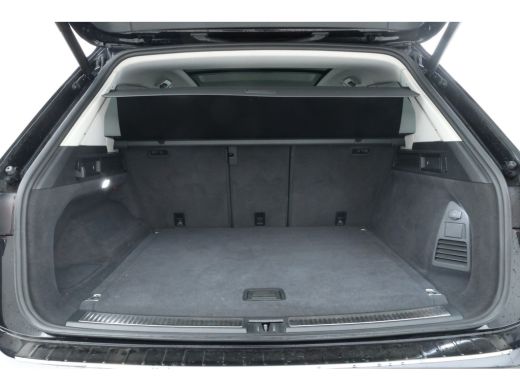 Volkswagen Touareg 3.0 TSi eHybrid 4MOTION FULL BLACK! Navi, leer, ActivLease financial lease