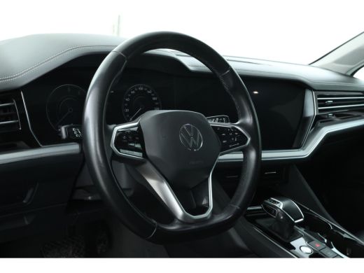 Volkswagen Touareg 3.0 TSi eHybrid 4MOTION FULL BLACK! Navi, leer, ActivLease financial lease
