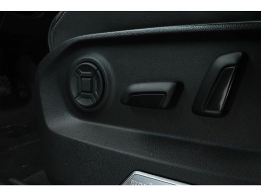 Volkswagen Touareg 3.0 TSi eHybrid 4MOTION FULL BLACK! Navi, leer, ActivLease financial lease