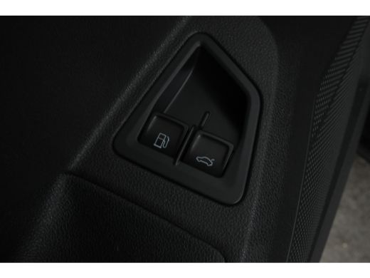 Volkswagen Touareg 3.0 TSi eHybrid 4MOTION FULL BLACK! Navi, leer, ActivLease financial lease