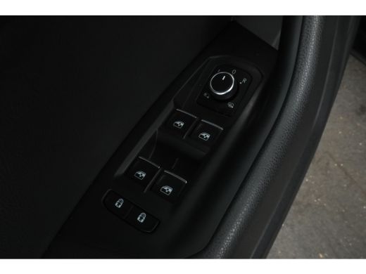 Volkswagen Touareg 3.0 TSi eHybrid 4MOTION FULL BLACK! Navi, leer, ActivLease financial lease