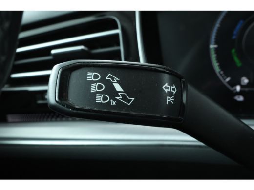 Volkswagen Touareg 3.0 TSi eHybrid 4MOTION FULL BLACK! Navi, leer, ActivLease financial lease