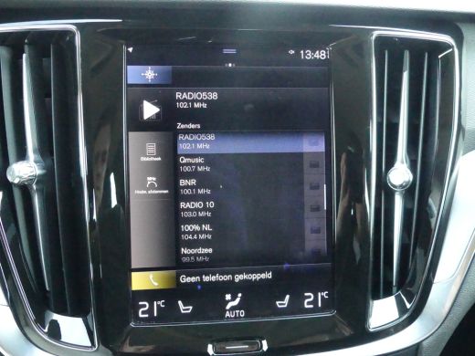 Volvo  V60 2.0 B3 Momentum Advantage | STOEL+STUURVERWARMING | CAMERA | PARKEERSENSOREN V+A | ActivLease financial lease