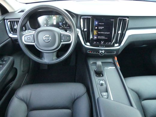 Volvo  V60 2.0 B3 Momentum Advantage | STOEL+STUURVERWARMING | CAMERA | PARKEERSENSOREN V+A | ActivLease financial lease