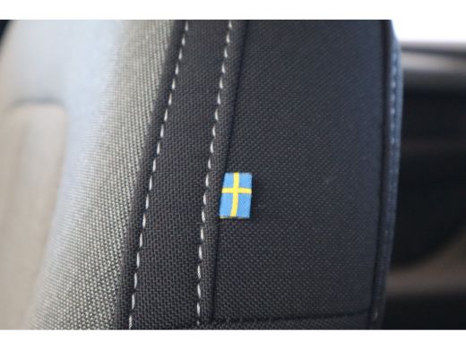 Volvo  XC40 B4 197PK Plus Dark | Trekhaak | 19" all season | Verw. voorruit | Power seats ActivLease financial lease