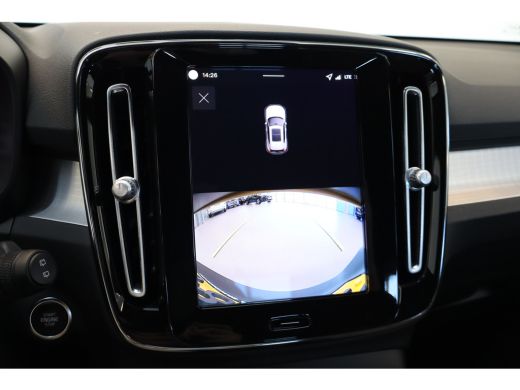 Volvo  XC40 B4 197PK Plus Dark | Trekhaak | 19" all season | Verw. voorruit | Power seats ActivLease financial lease