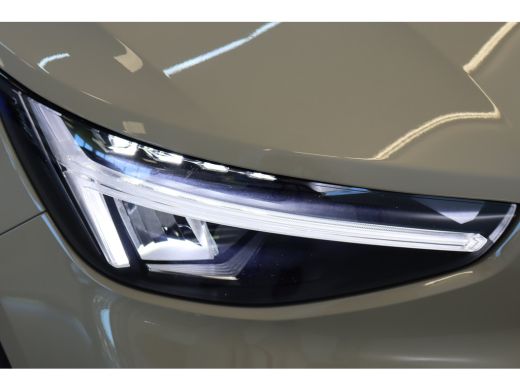 Volvo  XC40 B4 197PK Plus Dark | Trekhaak | 19" all season | Verw. voorruit | Power seats ActivLease financial lease