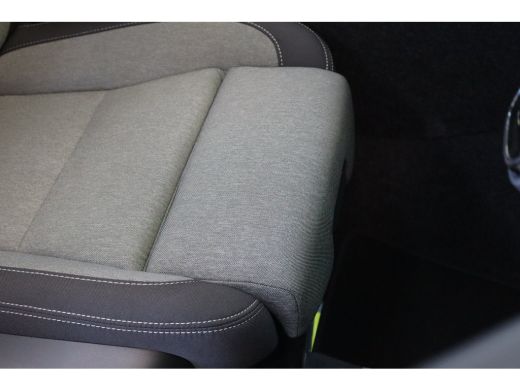 Volvo  XC40 B4 197PK Plus Dark | Trekhaak | 19" all season | Verw. voorruit | Power seats ActivLease financial lease