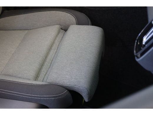 Volvo  XC40 B4 197PK Plus Dark | Trekhaak | 19" all season | Verw. voorruit | Power seats ActivLease financial lease