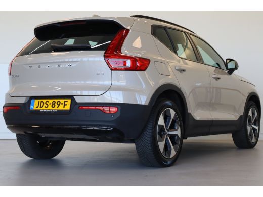 Volvo  XC40 B4 197PK Plus Dark | Trekhaak | 19" all season | Verw. voorruit | Power seats ActivLease financial lease