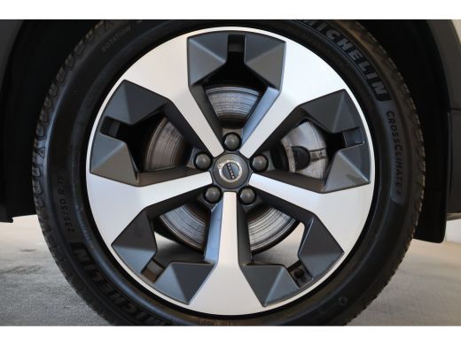 Volvo  XC40 B4 197PK Plus Dark | Trekhaak | 19" all season | Verw. voorruit | Power seats ActivLease financial lease