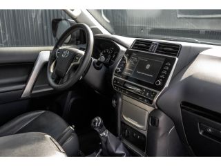 Toyota Land Cruiser 2.8D-4D | 204 PK | 5DRS | 4x4 | Fabrieksgarantie | Dealer onderhouden | Cruise | Airco | Trekhaak