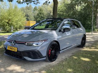 Volkswagen Golf 2.0 TSI GTI ClubSport 45 Jahre | 301 pk | Achteruitrijcamera | Stoel/stuur verwarming | Cruise ad...