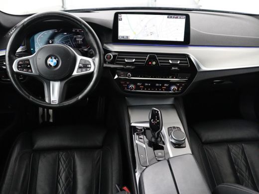 BMW 5 Serie 530d M Sport | Schuifdak | Head-Up | Nappaleder | Trekhaak | Adaptive cruise | Laserlicht | Camer... ActivLease financial lease