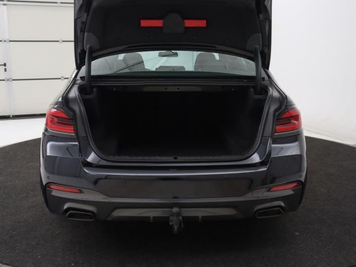 BMW 5 Serie 530d M Sport | Schuifdak | Head-Up | Nappaleder | Trekhaak | Adaptive cruise | Laserlicht | Camer... ActivLease financial lease