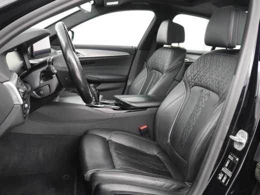 BMW 5 Serie 530d M Sport | Schuifdak | Head-Up | Nappaleder | Trekhaak | Adaptive cruise | Laserlicht | Camer... ActivLease financial lease