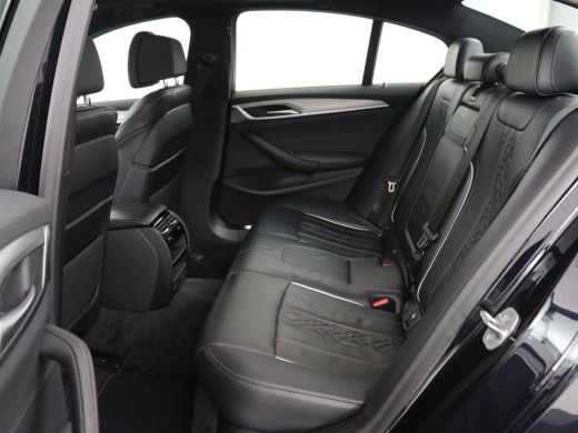 BMW 5 Serie 530d M Sport | Schuifdak | Head-Up | Nappaleder | Trekhaak | Adaptive cruise | Laserlicht | Camer... ActivLease financial lease