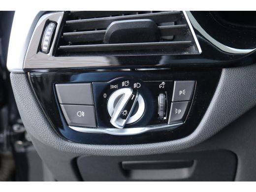 BMW 5 Serie Touring 530e 292PK BUSINESS EDITION PLUS M-SPORT AUTOMAAT / NAVI / LEDER / FULL-LED / CLIMA / PDC... ActivLease financial lease