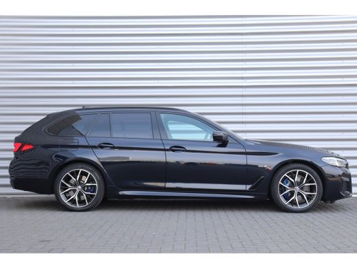 BMW 5 Serie Touring 530e 292PK BUSINESS EDITION PLUS M-SPORT AUTOMAAT / NAVI / LEDER / FULL-LED / CLIMA / PDC... ActivLease financial lease