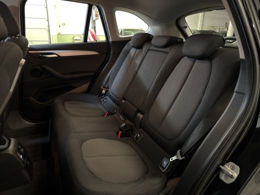 BMW X1 xDrive25e HYBRIDE AUT. HIGH EXECUTIVE TREKHAAK/PDC/NAVIGATIE ActivLease financial lease