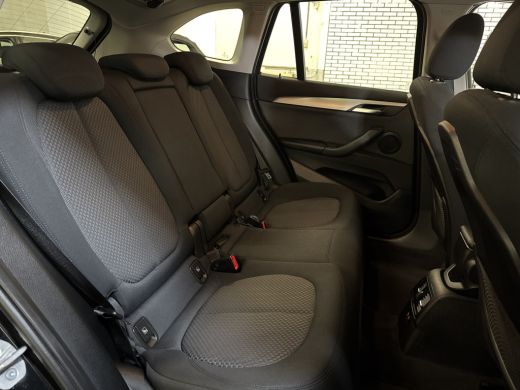 BMW X1 xDrive25e HYBRIDE AUT. HIGH EXECUTIVE TREKHAAK/PDC/NAVIGATIE ActivLease financial lease